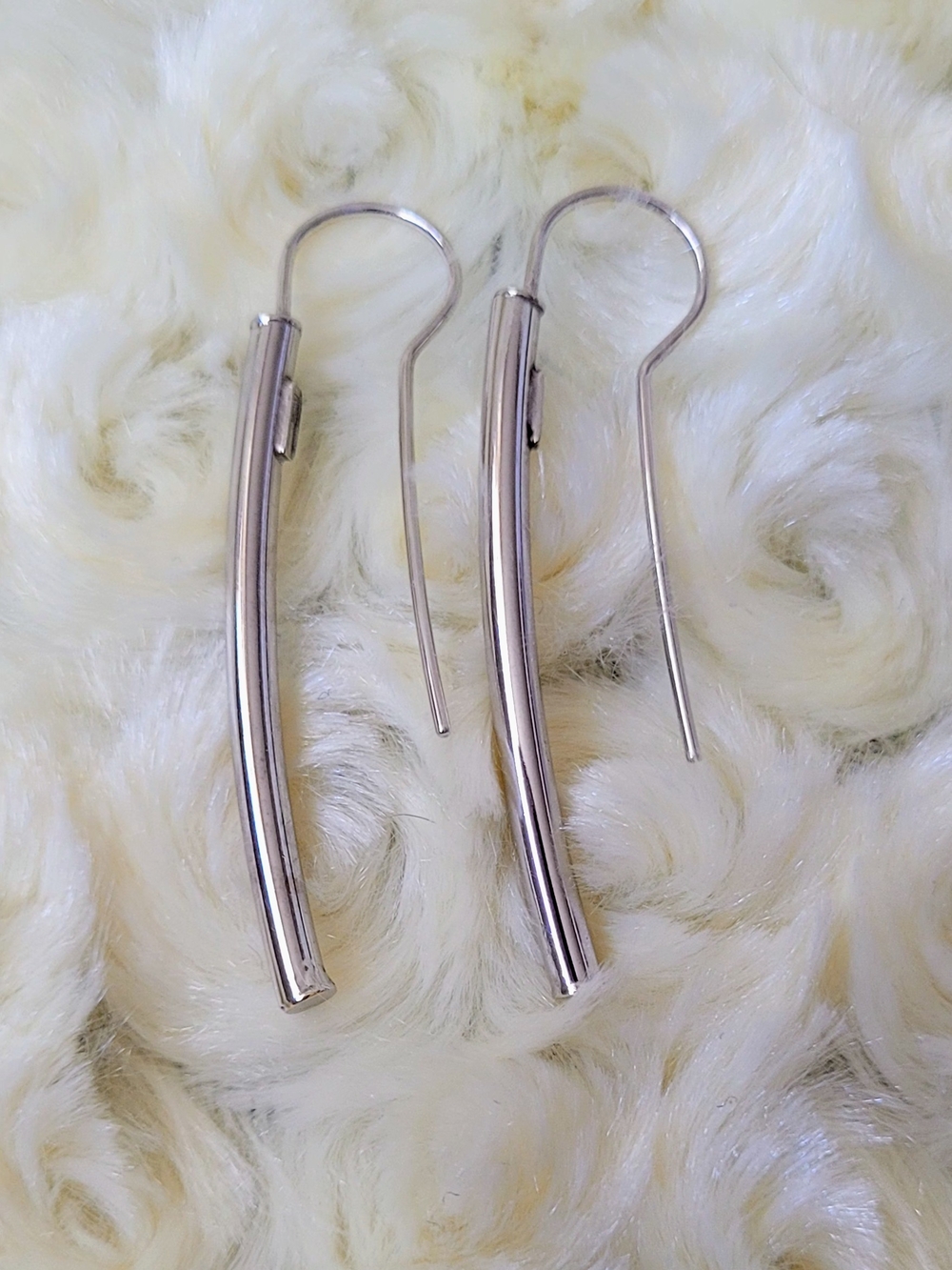 10k White Polished Gold Curved Bar French Hook Drop Earrings 2.59 Grams
